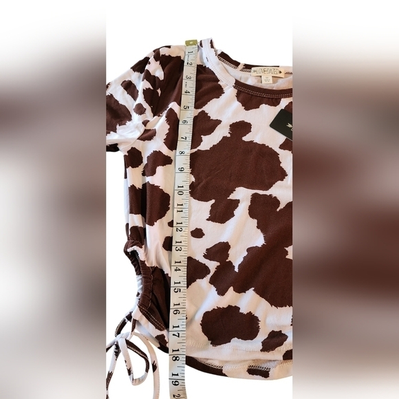 Love Dazed Brown Cow Print Side Keyhole Crop Top Women's Juniors M NWT - Picture 11 of 14